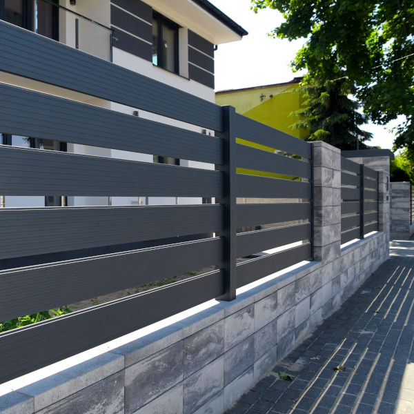 Modularer Aluminiumzaun der Serie Berlin
