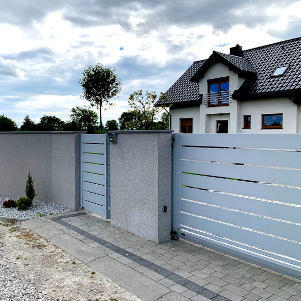 Implementation of the Berlin aluminum fence.