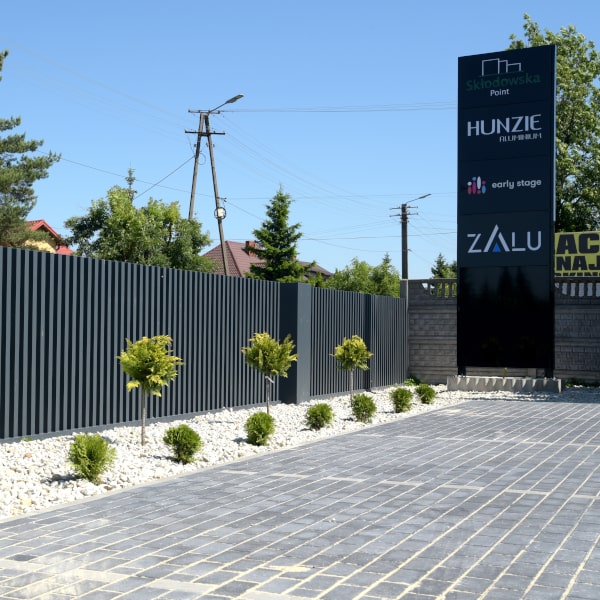 Zalu screw fence made of aluminum.